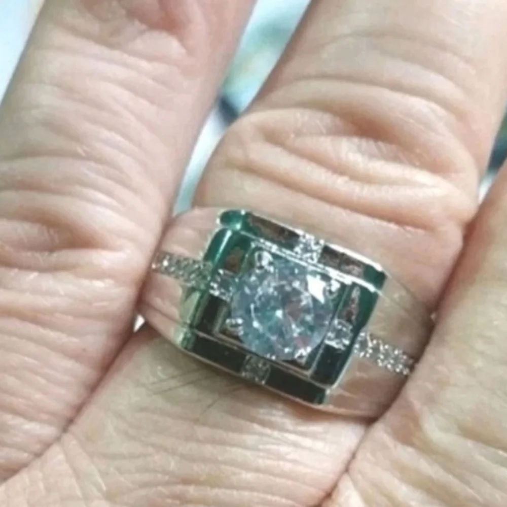 Elegant Men's Ring Sz 11